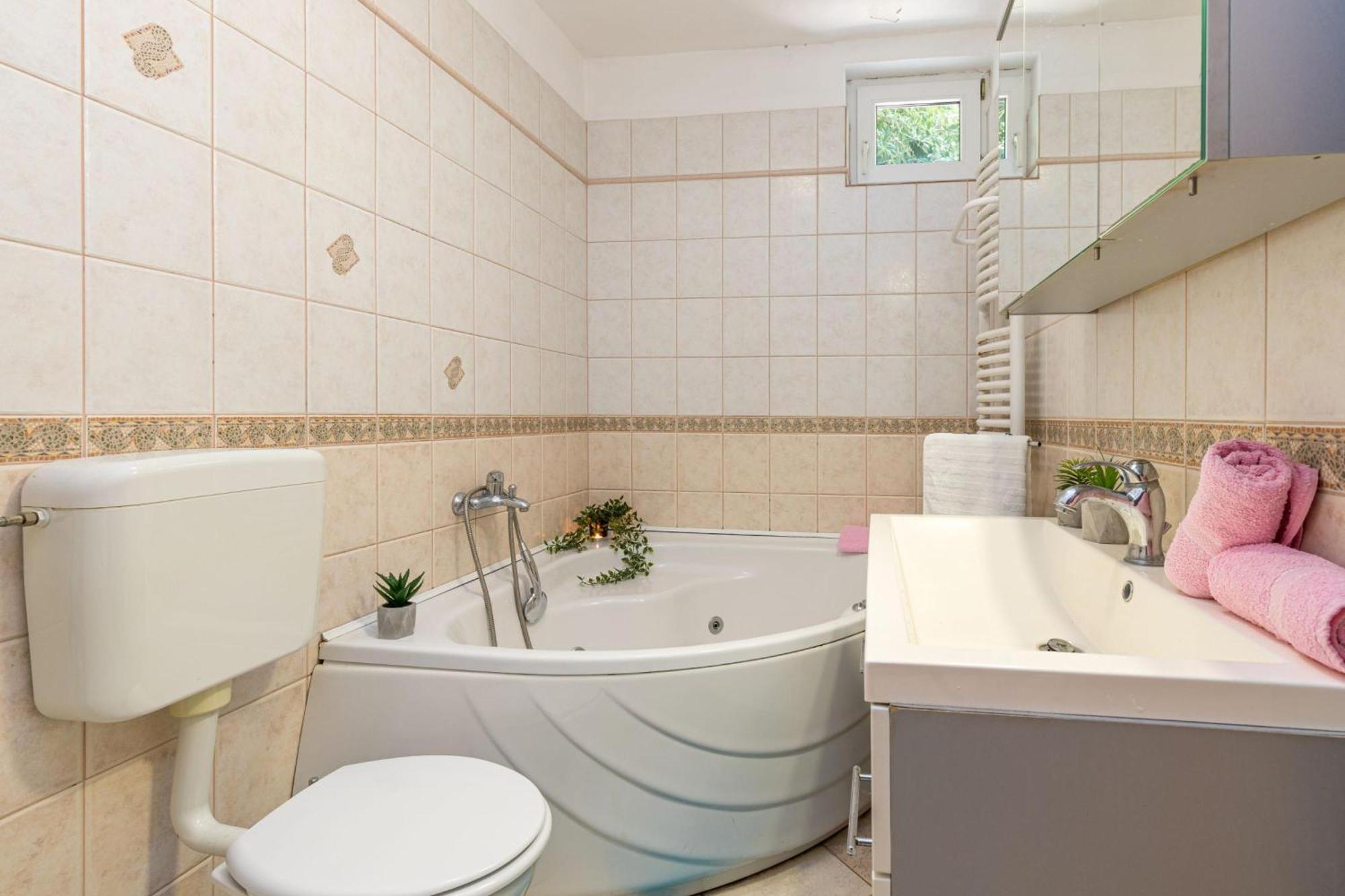 Seaview Apartment Tina Krk Island - Happy Rentals Крк Екстер'єр фото
